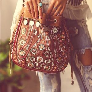 Looking for this bag!!